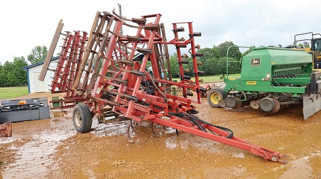 Image of Case IH 568 equipment image 1