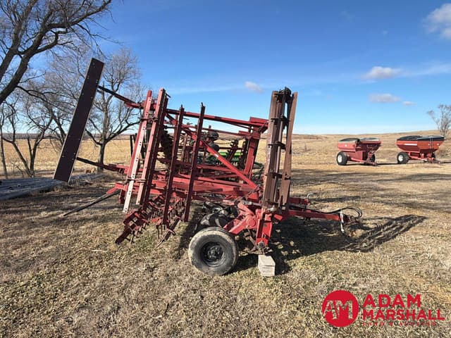 Image of Case IH 568 equipment image 3