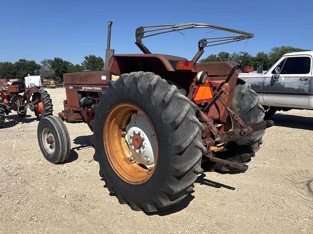 Image of International Harvester 584 equipment image 2