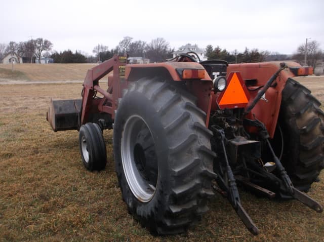 Image of Case IH 585 equipment image 1