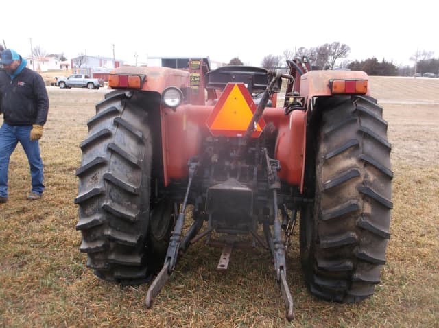 Image of Case IH 585 equipment image 2