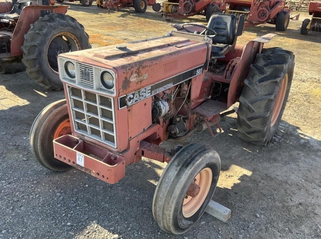 Case IH 585 Equipment Image0
