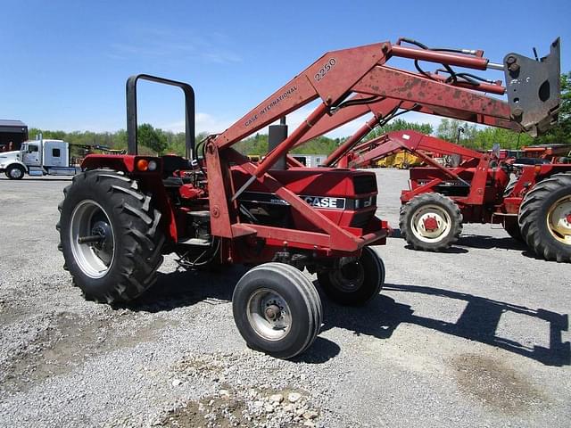 Image of Case IH 585 equipment image 4