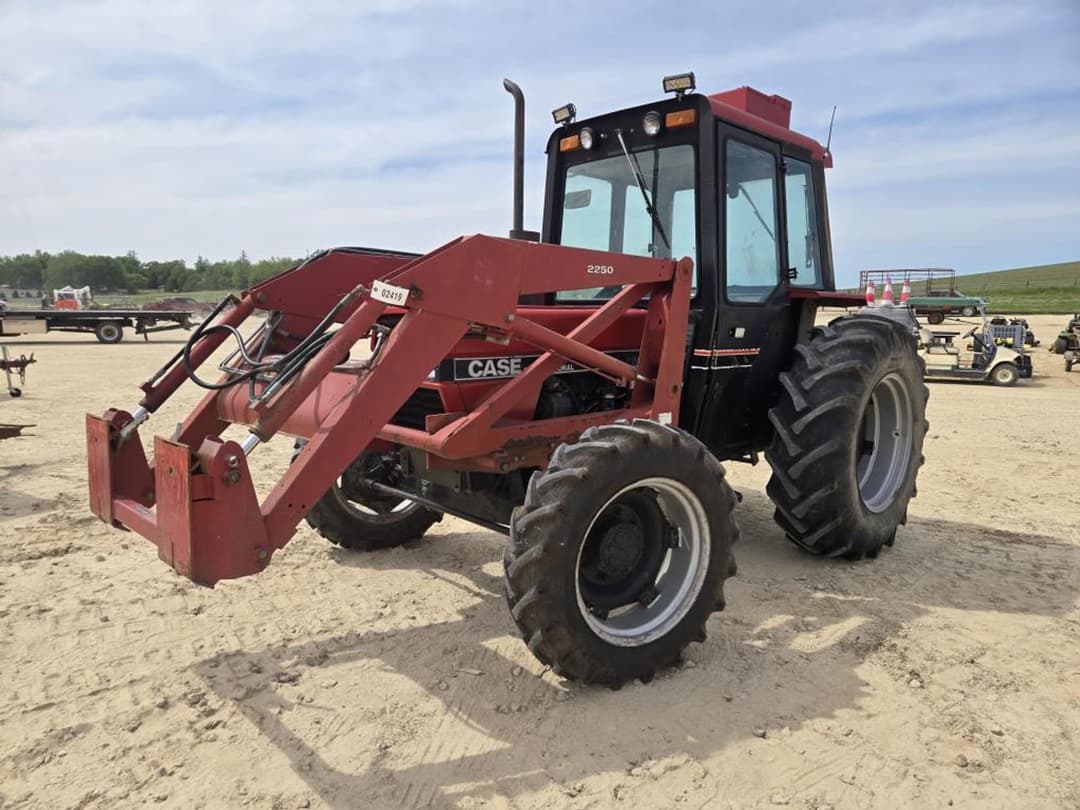 Image of Case IH 585 Primary image