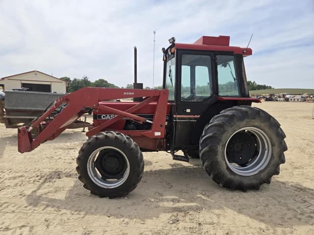 Image of Case IH 585 equipment image 1