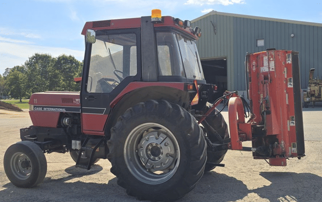Image of Case IH 595 equipment image 1