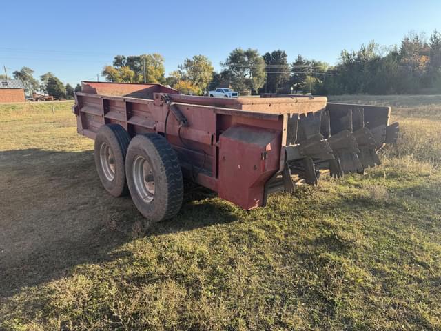 Image of Case IH 595 equipment image 4