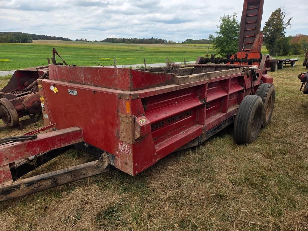 Case IH 595 Equipment Image0