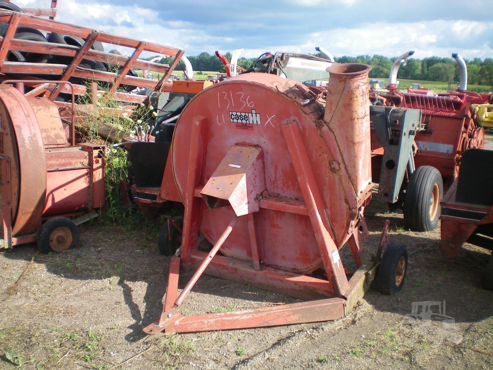 Case IH 600 Equipment Image0