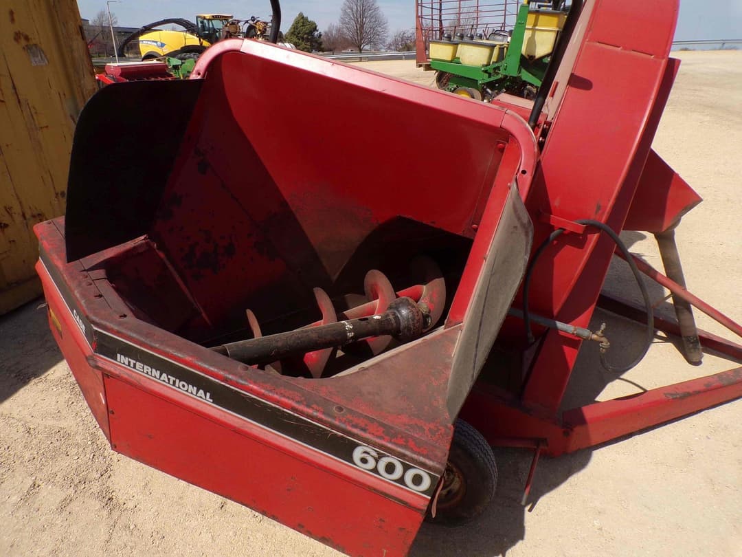 Image of Case IH 600 Image 1