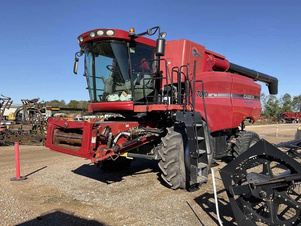 Image of Case IH 7010 Primary Image