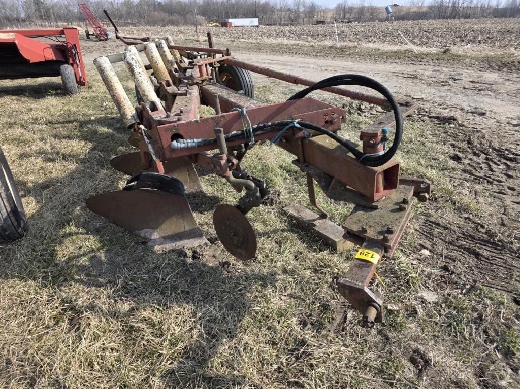 Case IH 710 Equipment Image0