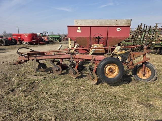 Image of Case IH 710 equipment image 2