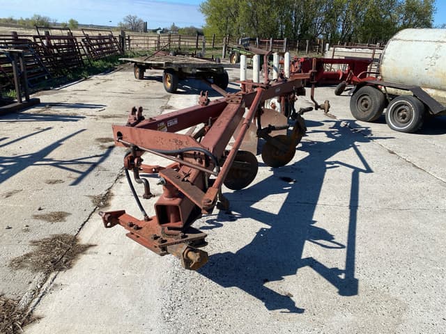 Image of Case IH 710 equipment image 1