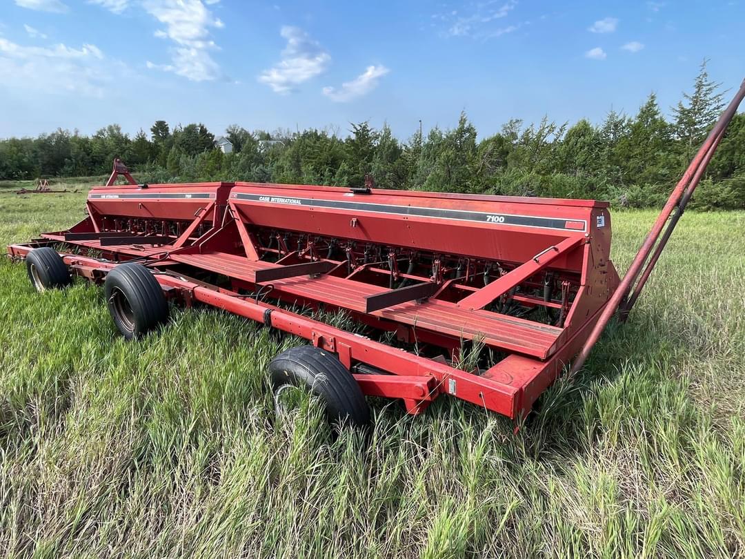 Image of Case IH 7100 Primary image