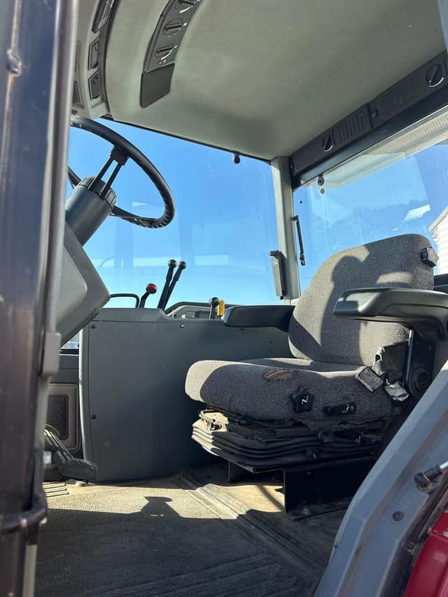 Image of Case IH 7110 equipment image 4