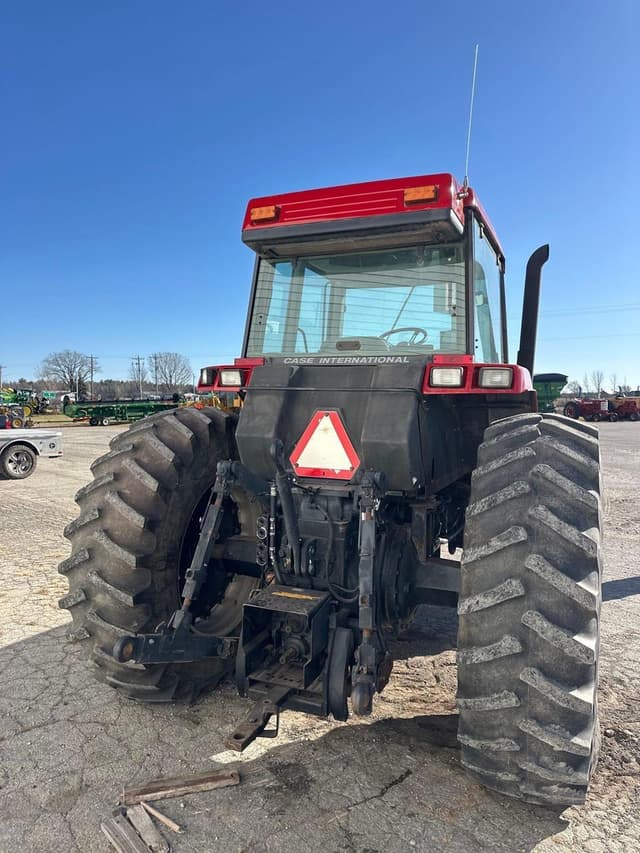 Image of Case IH 7110 equipment image 2