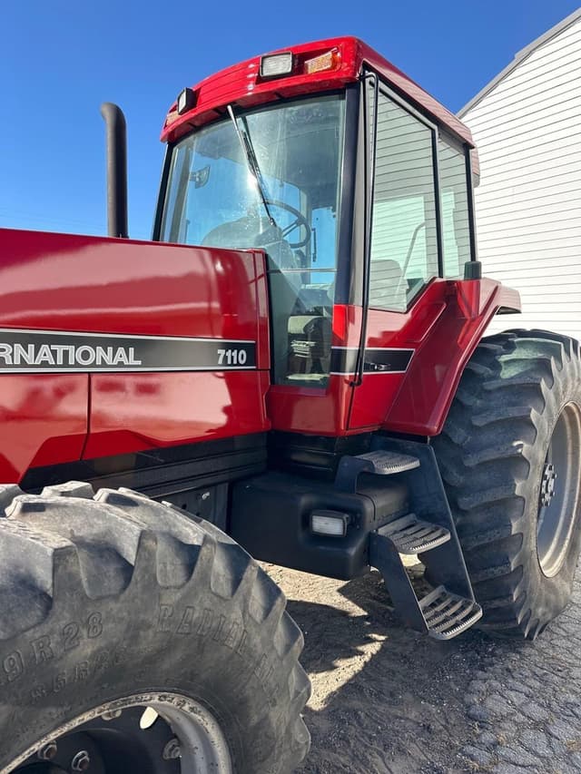 Image of Case IH 7110 equipment image 3