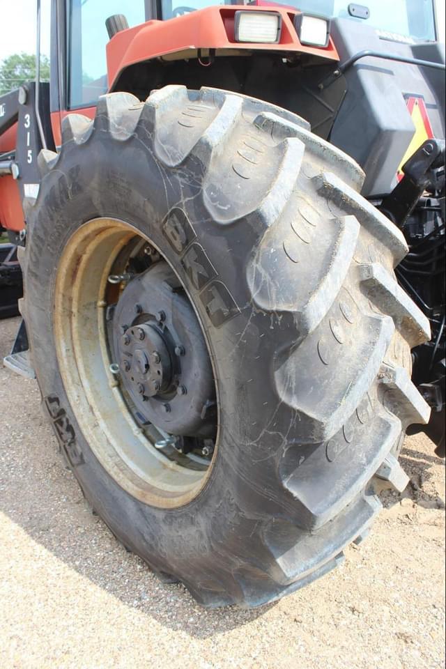 Image of Case IH 7110 equipment image 3