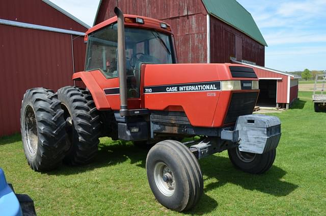 Image of Case IH 7110 equipment image 2