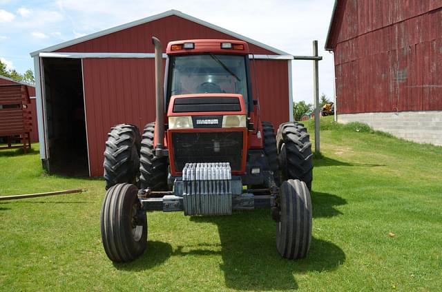 Image of Case IH 7110 equipment image 1