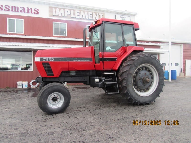 Case IH 7120 Equipment Image0