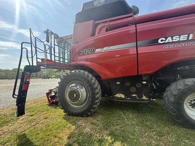 Image of Case IH 7120 equipment image 3