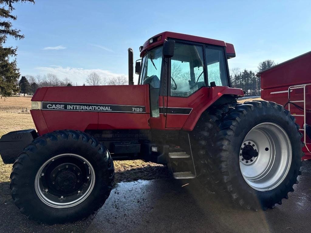 Case IH 7120 Equipment Image0