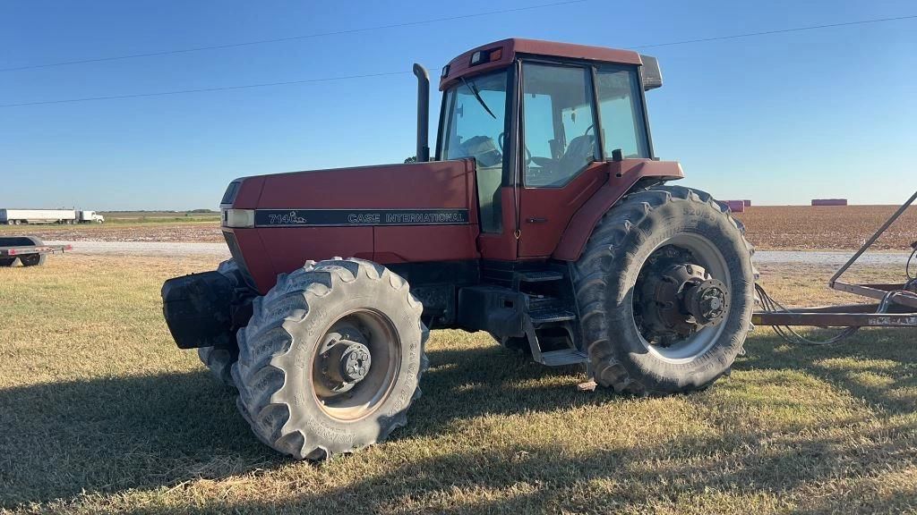 Case IH 7140 Equipment Image0