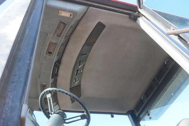 Image of Case IH 7150 equipment image 4