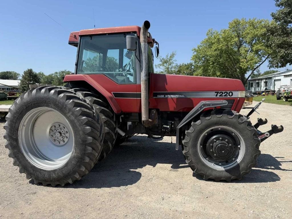 Case IH 7220 Equipment Image0