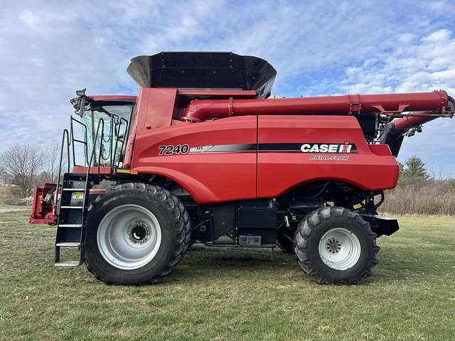 Image of Case IH 7240 equipment image 1