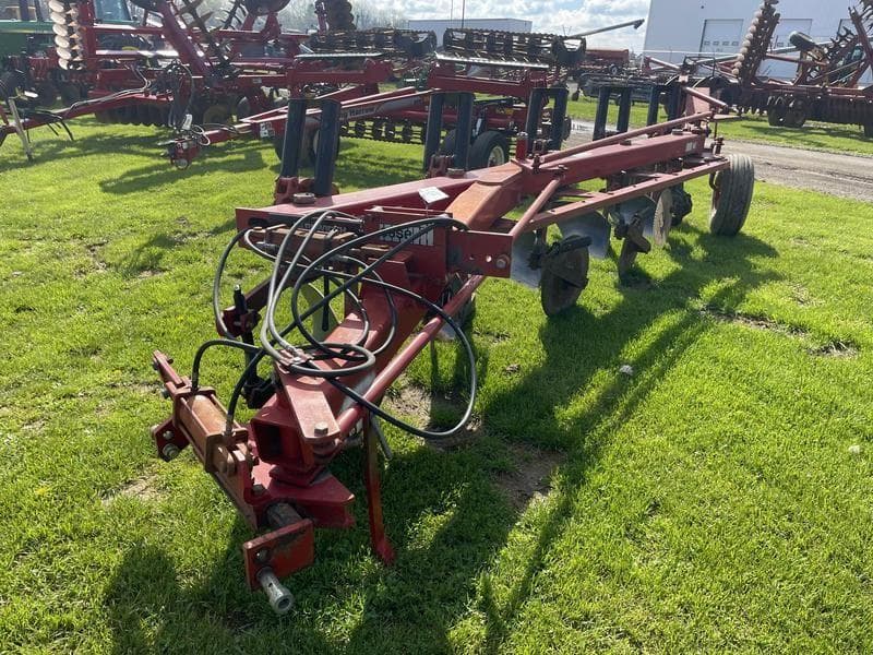 Image of Case IH 735 Primary image