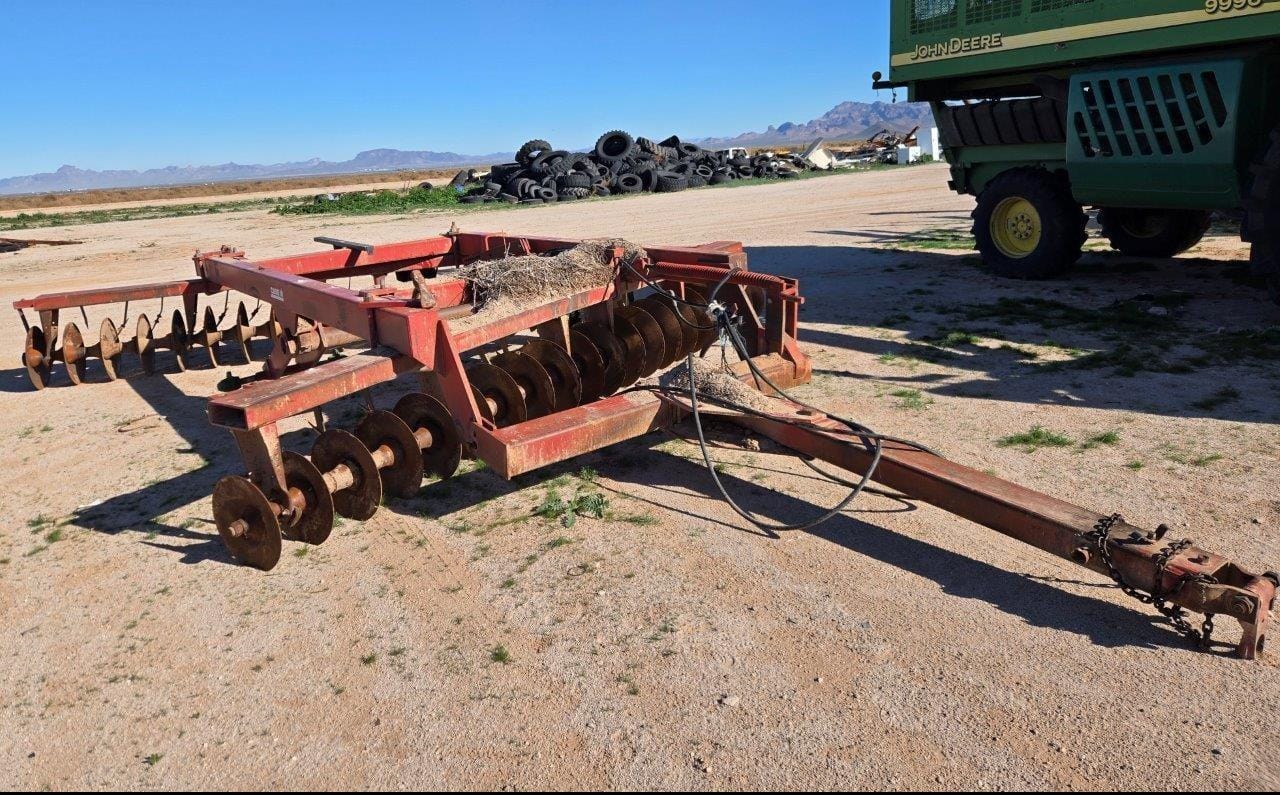 Case IH 770 Equipment Image0