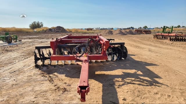 Image of Case IH 770 equipment image 3