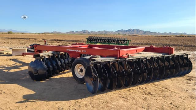 Image of Case IH 770 equipment image 2