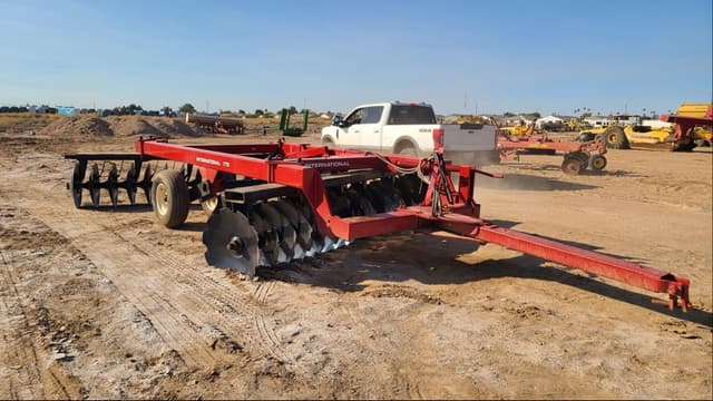 Image of Case IH 770 equipment image 4