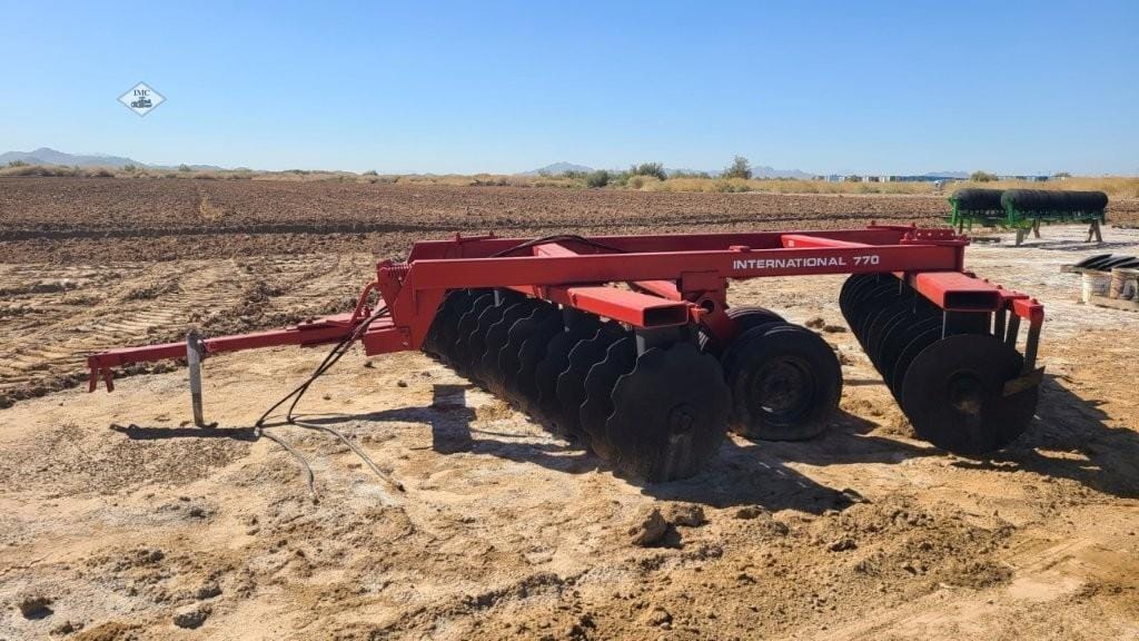 Case IH 770 Equipment Image0