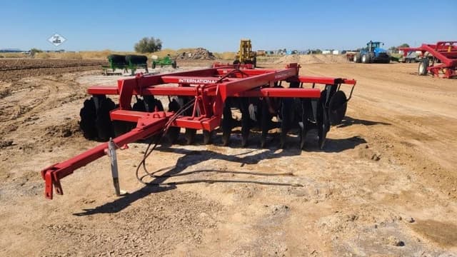 Image of Case IH 770 equipment image 2