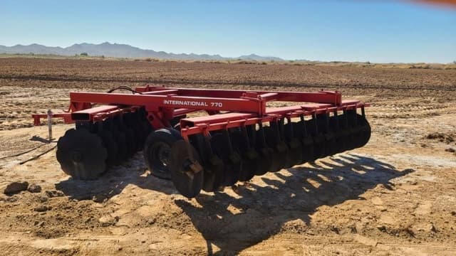 Image of Case IH 770 equipment image 3