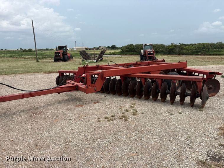 Case IH 770 Equipment Image0