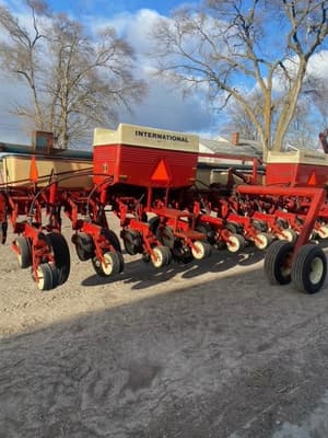 International Harvester 800 Cyclo Air Image