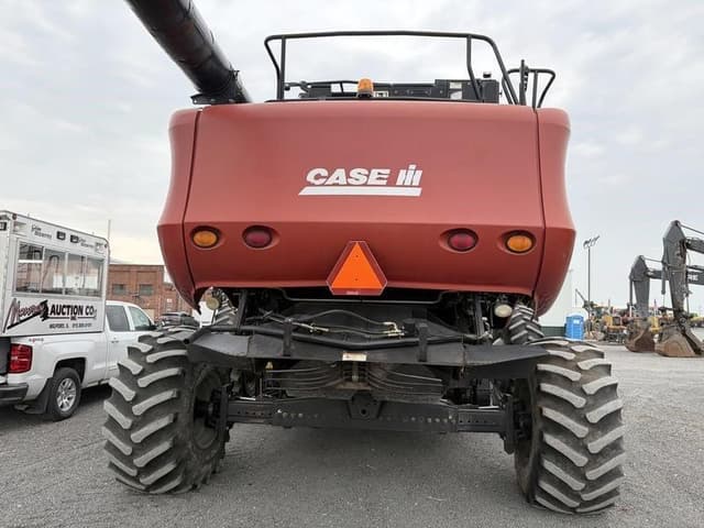 Image of Case IH 8010 equipment image 2