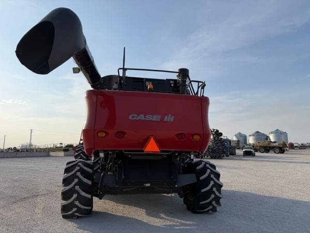 Image of Case IH 8010 equipment image 4