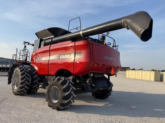 Image of Case IH 8010 equipment image 3