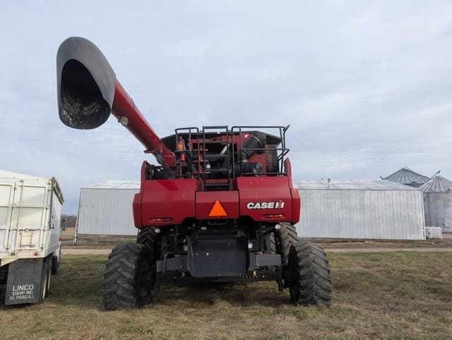 Image of Case IH 8120 equipment image 1