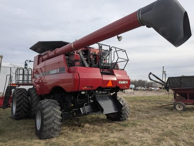 Image of Case IH 8120 equipment image 2