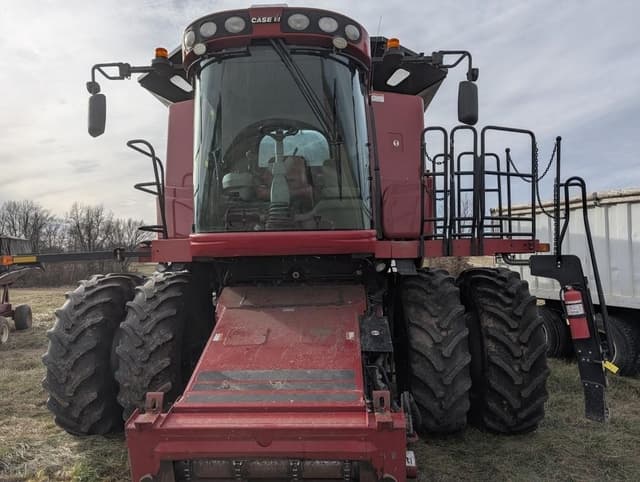 Image of Case IH 8120 equipment image 4
