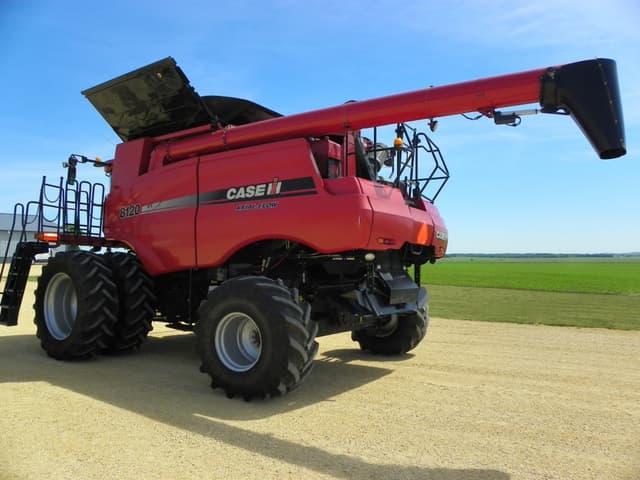 Image of Case IH 8120 equipment image 3