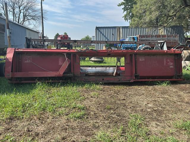 Image of Case IH 820 equipment image 3